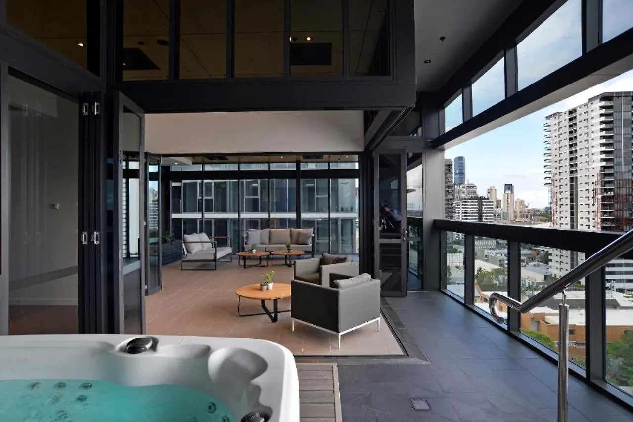 One Bedroom Apartment In South Brisbane